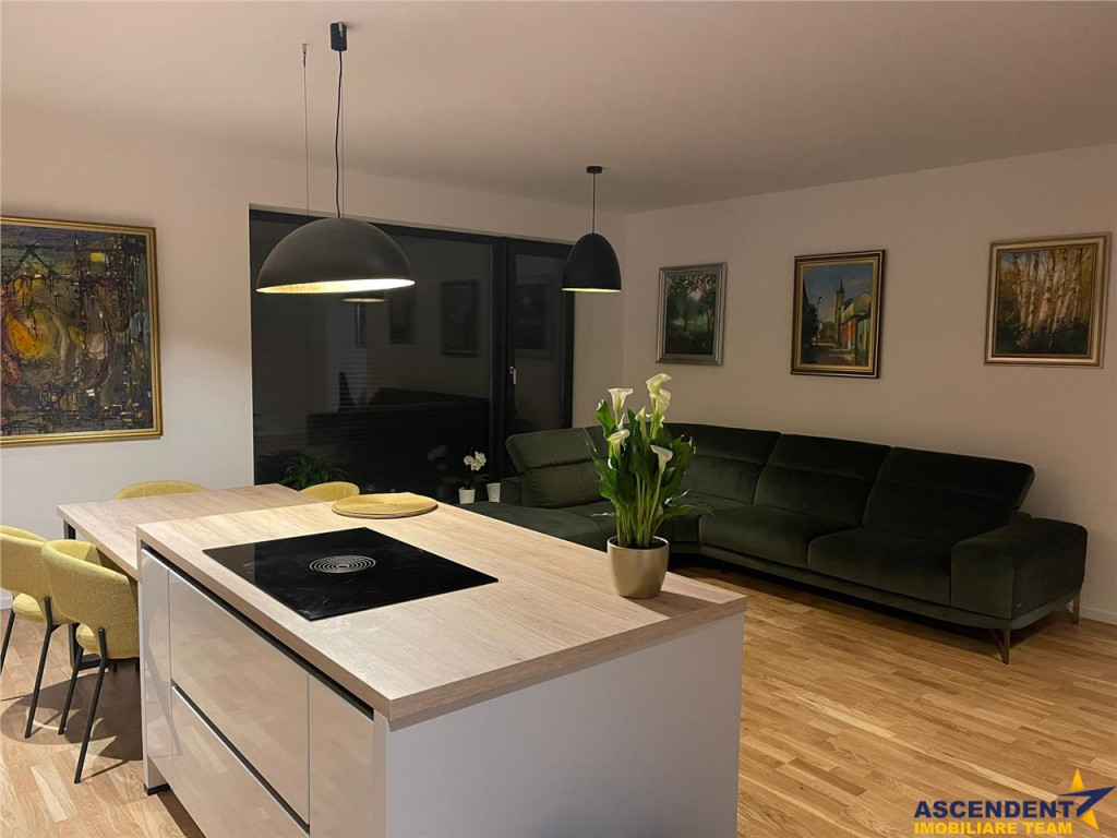 Apartament 3 camere decomandate cu utilitatile incluse , Cen