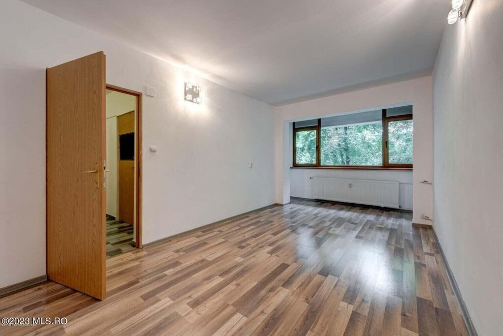 Inchiriere apartament 3 camere vis a vis de Park Lake