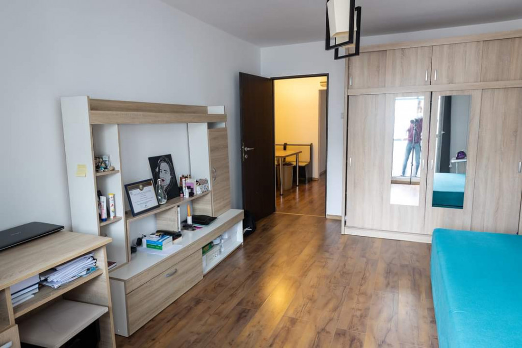 Apartament 2 camere decomandat etaj 9/10 la 3 min de Metrou