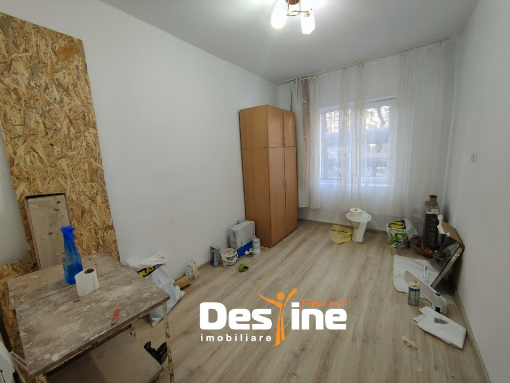 Garsonieră 16 mp + boxă 4 mp, COMPLET RENOVATĂ - Bularga