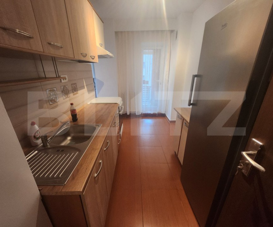 Apartament de inchiriat, cu 3 camere, decomandat, 74 mp, zon