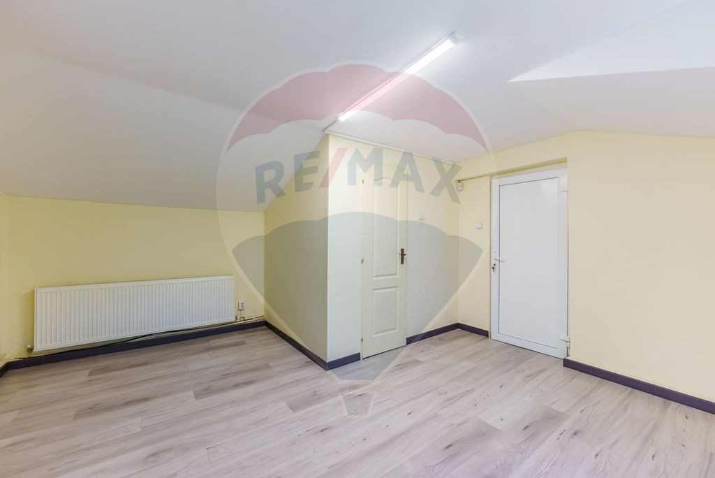 Apartament cu 5 camere de închiriat , pretabil pentru mu...