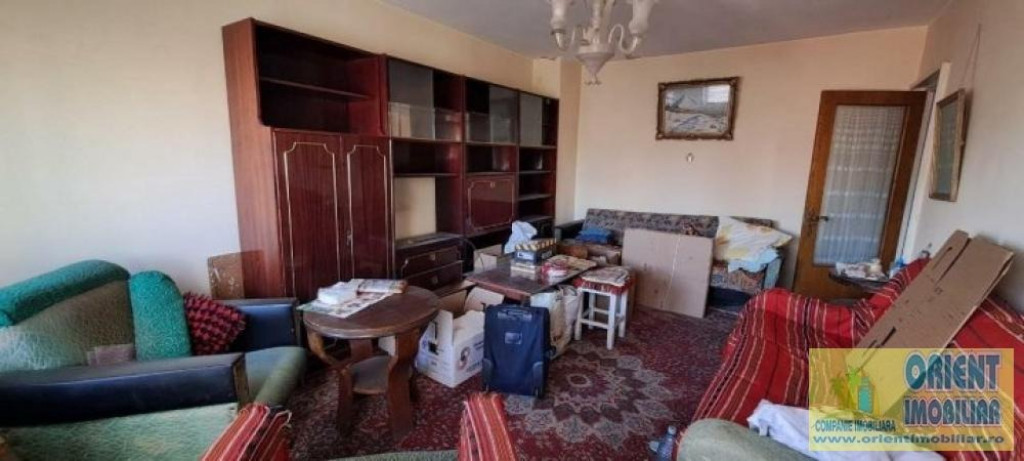 Trocadero, decomandat, 2 camere, etaj 3, imobiliare Constanta