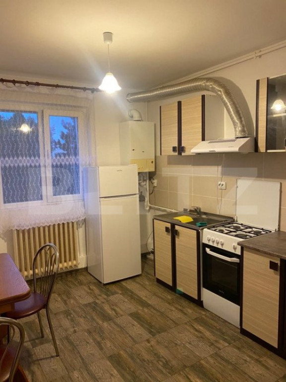 Apartament cu o camera, 27 mp, centrala termica proprie, zon