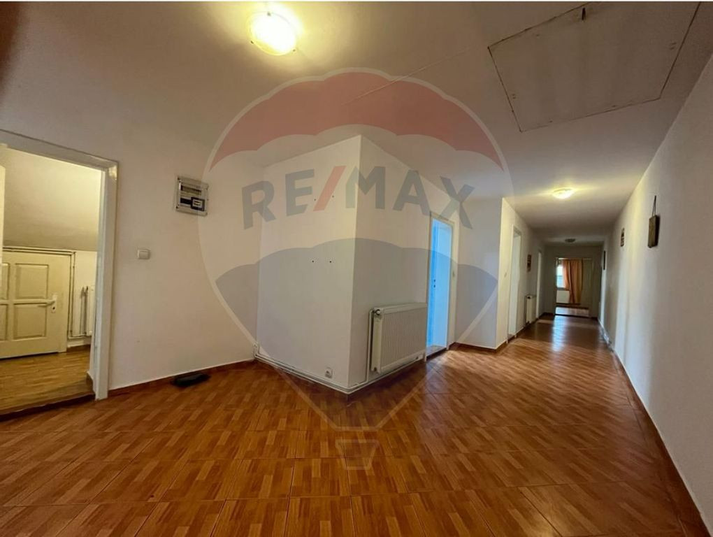 Apartament 3 camere decomandate la casa - zona Poplacii -...