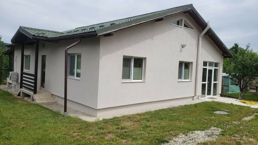 Casa Bascov, Arges, la 2 km de Pitesti