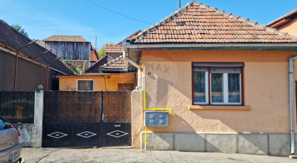 Casă 3 camere de vânzare în zona Mosnei str. Anton Pann