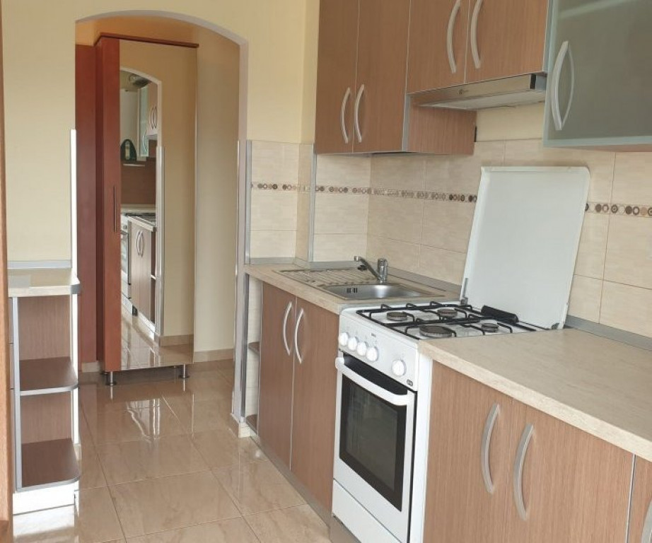 Oferim apartament 2 camere, zona Baba Novac