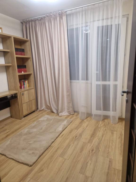 Apartament 4 camere semidecomandat etaj 5/10 zona Drumul Tab