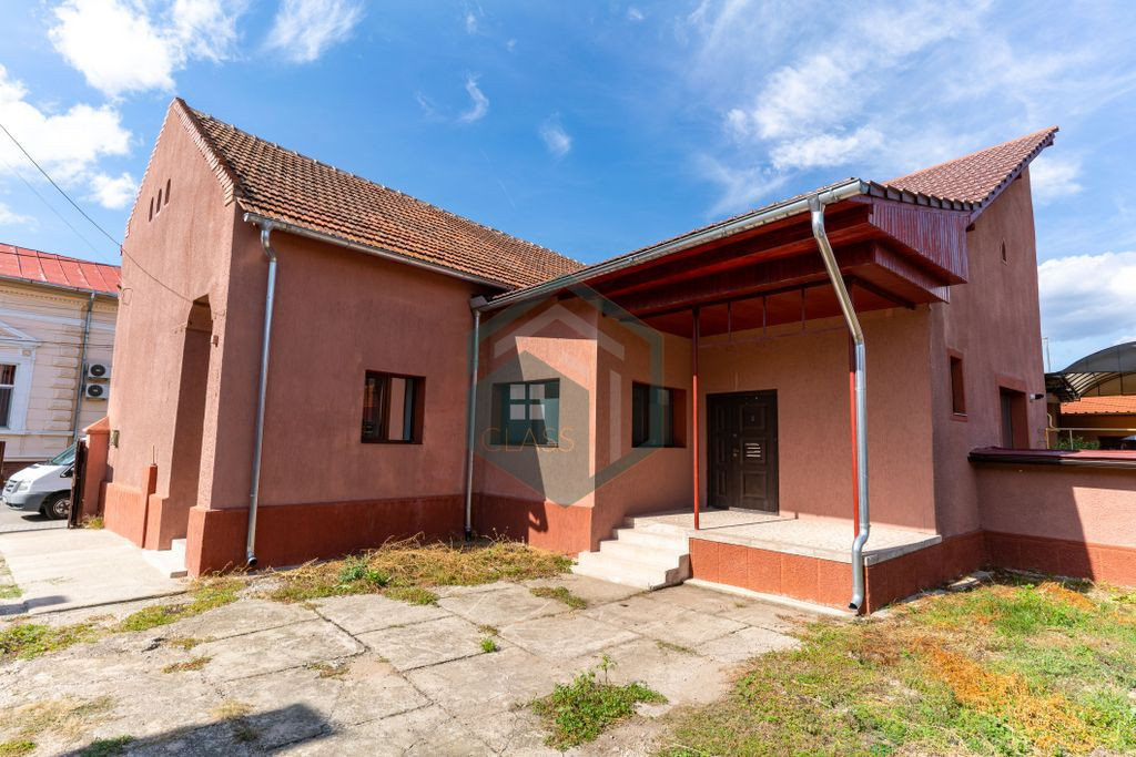 Casa/Spatiu comercial de vanzare Hateg, jud.Hunedoara