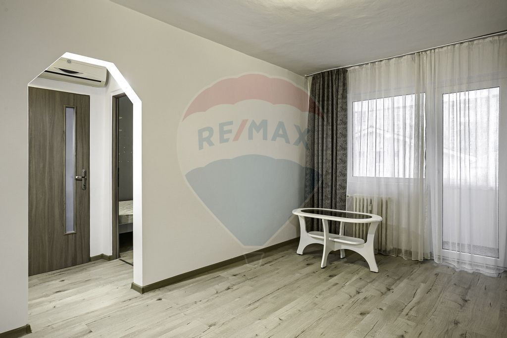 Apartament cu 2 camere Zona Aurel Vlaicu + PARCARE