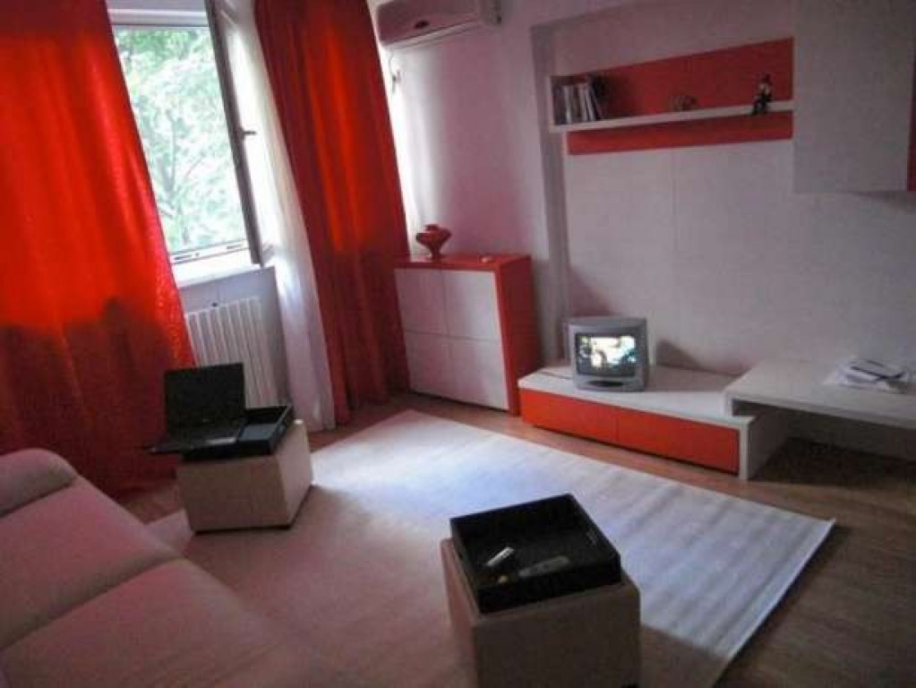 Zona Tineretului 2 minute de metrou Apartament 3 camere