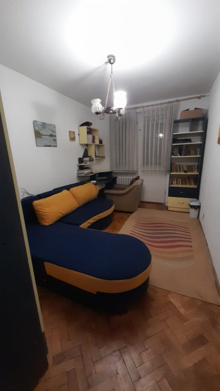 G.Enescu-Apartament 4 camere decomandat,centrala,79000Euro