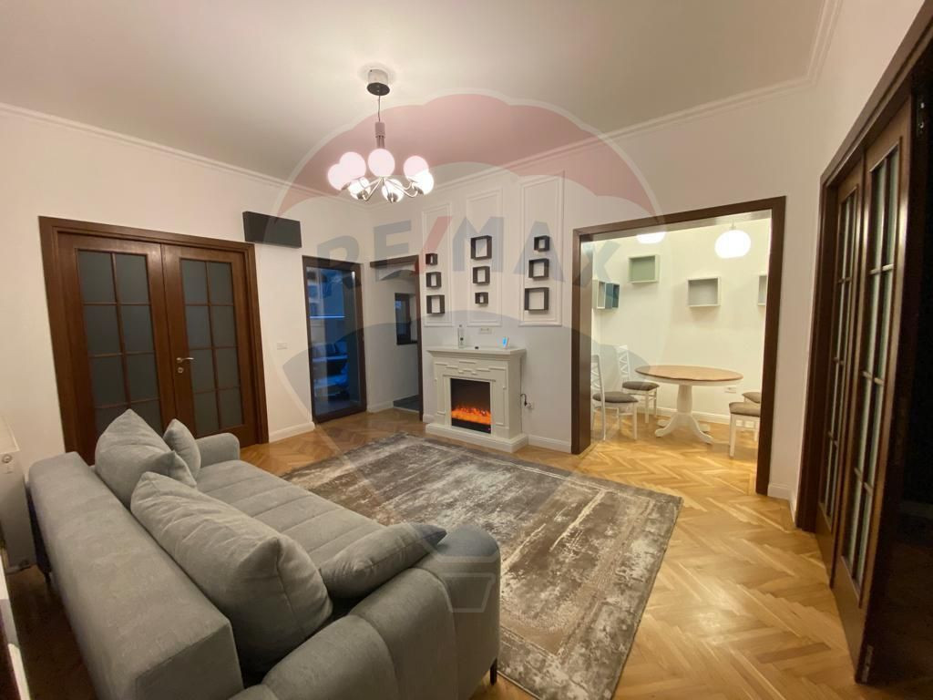 Apartament cu 3 camere de închiriat în zona Aviatorilor