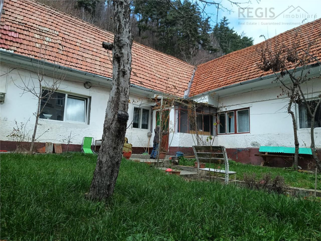 Casa cu teren de 1700 mp Scheii Brasovului