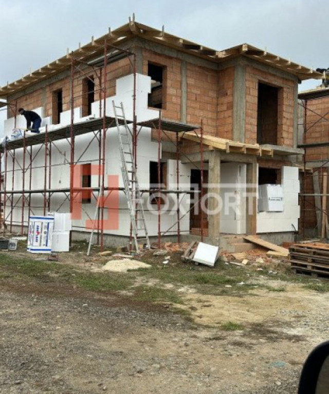 Duplex cu 4 camere de 136 mp si 3 bai, zona Dumbravita