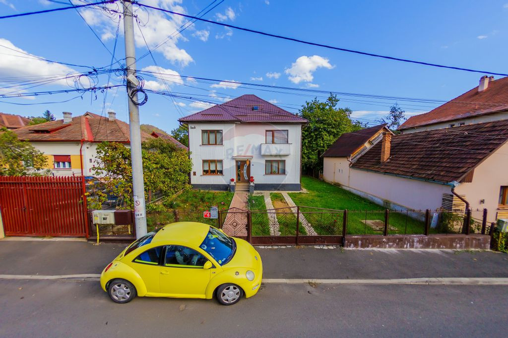 LOCATIE UNICA Casă de vânzare în zona Parcului Mare