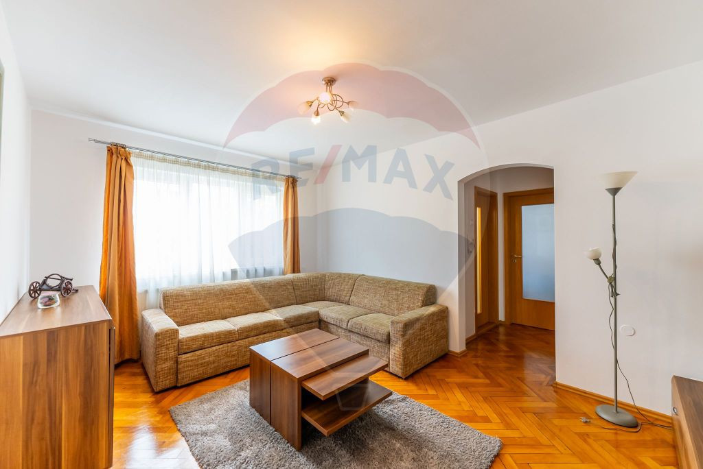 Apartament cu 2 camere de închiriat în zona Central- Po...