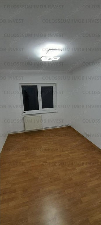 Apartament cu 3 camere, 2 bai, decomandat - zona Racadau