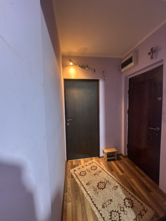 Apartament 4 camere - semidecomandat-Sos.Oltenitei - Bercen