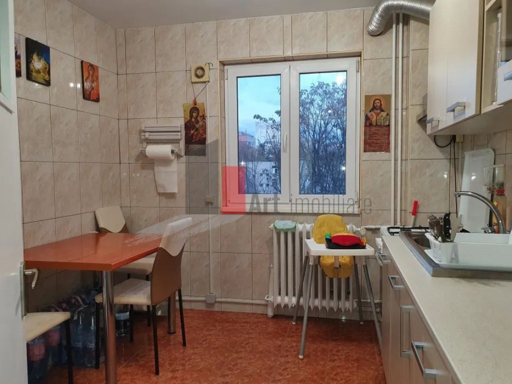 Vânzare apartament 3 camere Bd. Obregia - Aliorului