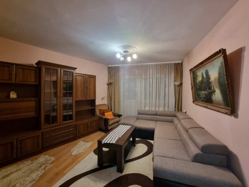 Apartament 2 camere- Ștefan cel Mare- două balcoane- etaj