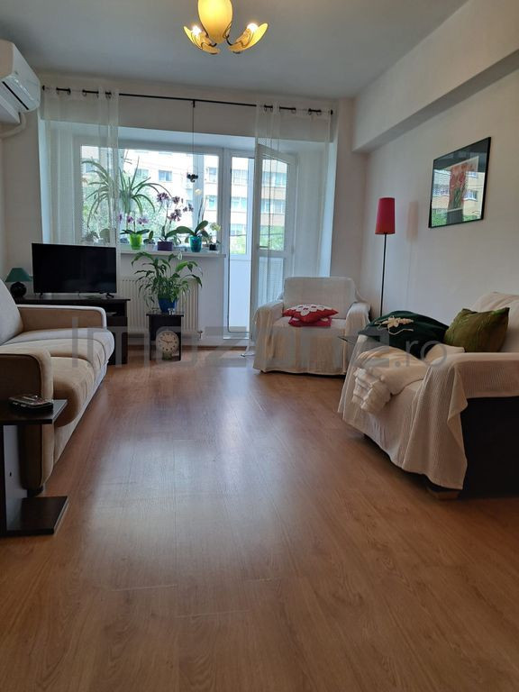 Apartament 3 camere, decomandat, bloc reabilitat, comisio...