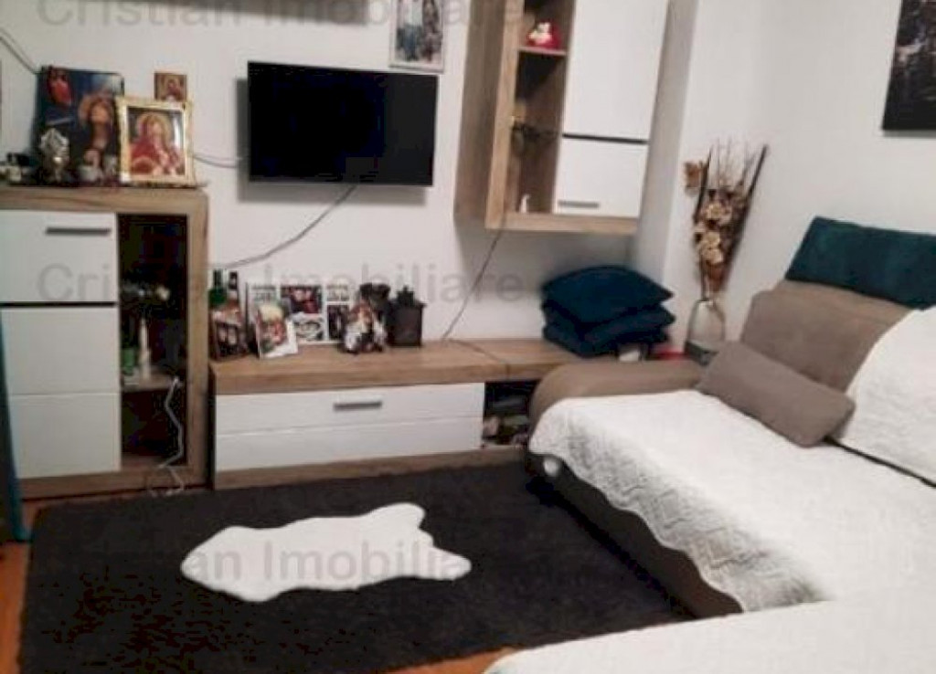 Casa 3 camere, toate utilitatile, Decomandata, zona Piata Sa