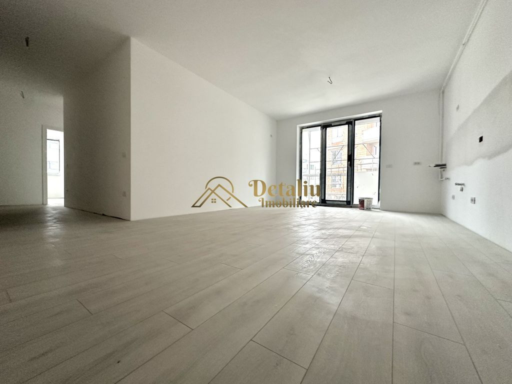 Apartament cu 3 camere, bloc nou, zona Centru