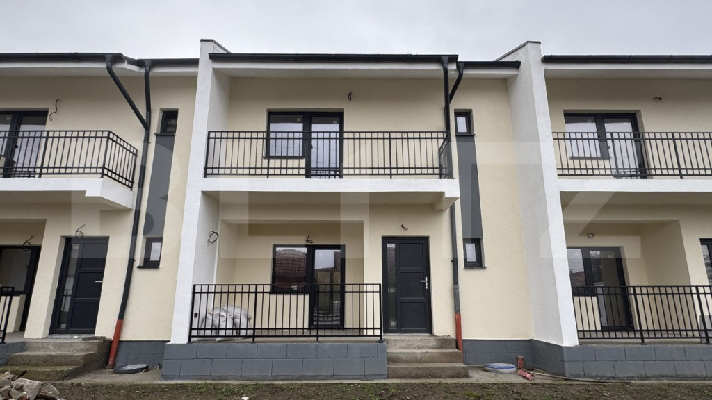 Casă P + 1 parte din triplex, 112 mp utili, cu teren 179 mp