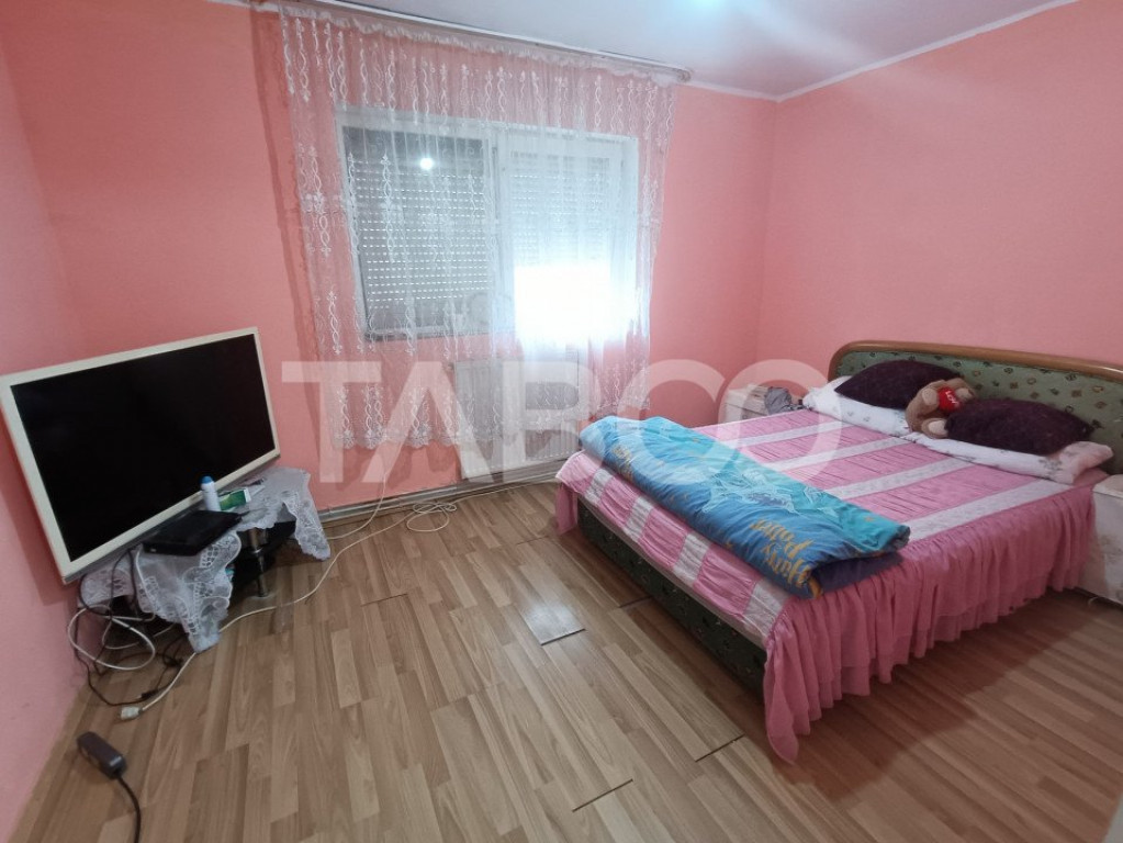 Apartament decomandat 2 camere 49 mp utili balcon Kogalnicea