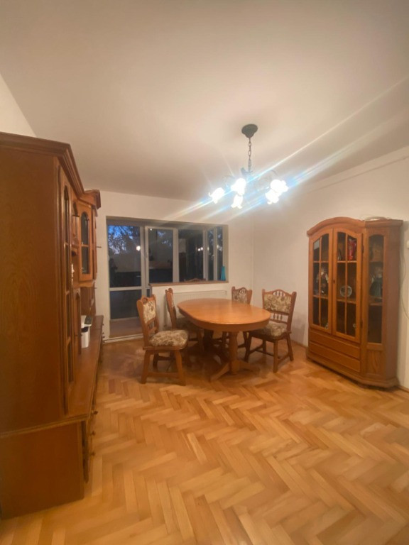 Apartament cu 2 camere - zona Astra.