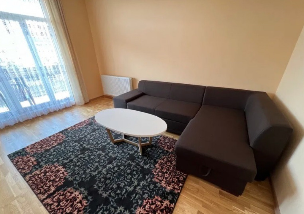 INCHIRIEZ apartament 2 camere dec,recent renovat, zona P ta Cluj