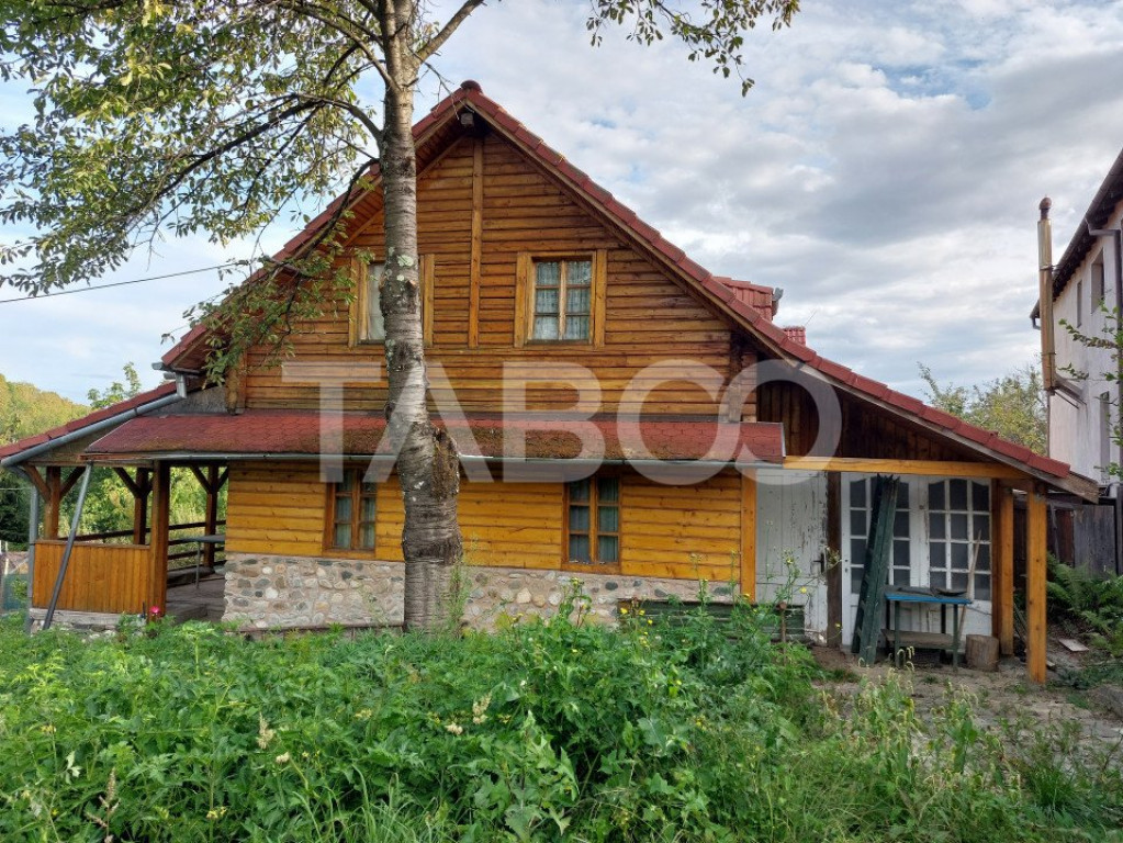 Casa de vacanta structura caramida si lemn 105 mpu 723 tere