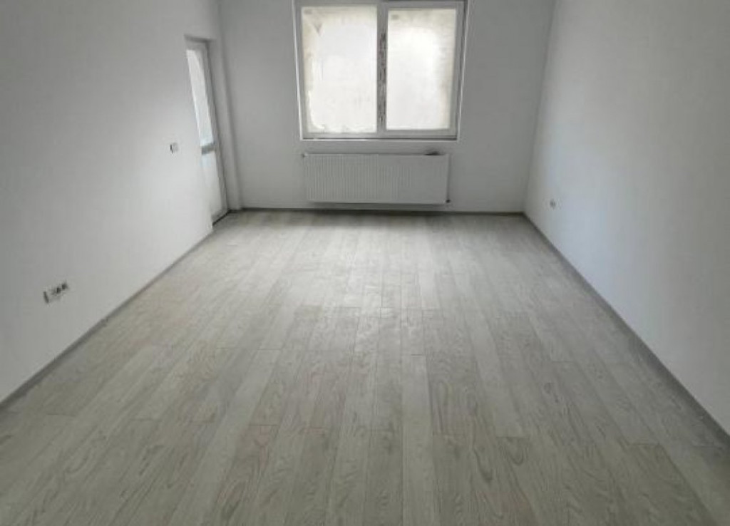 Apartament 3 camere decomandat - zona Sanpetru