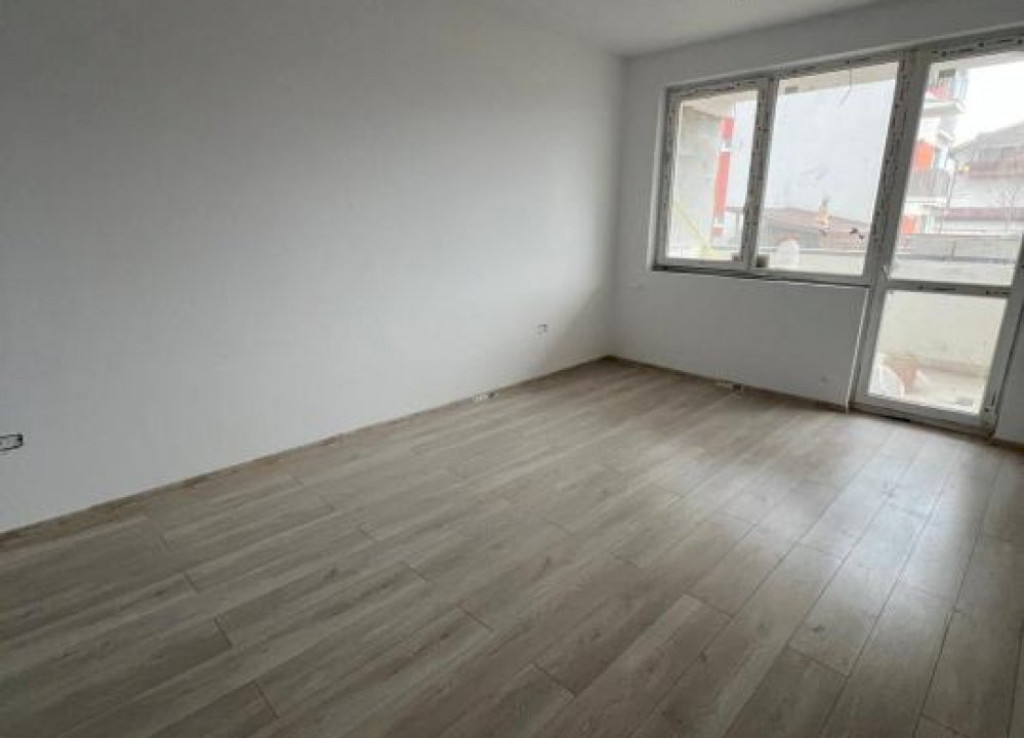 Apartament 2 camere + gradina 348 mp - zona Sanpetru