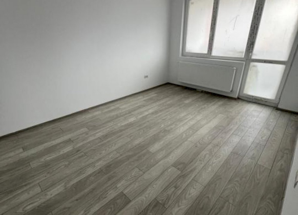 Apartament 2 camere decomandat - zona Sanpetru