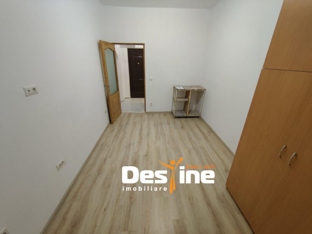 Garsonieră 16 mp + boxă 4 mp, COMPLET RENOVATĂ - Bularga