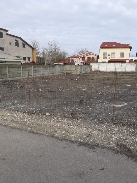 Teren intravilan(3 loturi a cate 494 mp) - 125.000 euro/lot (Cod E6)