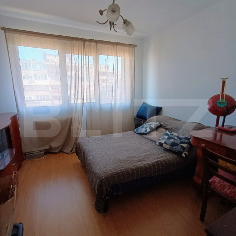 Apartament decomandat,3 camere, 59 mp utili + 10 mp terasa