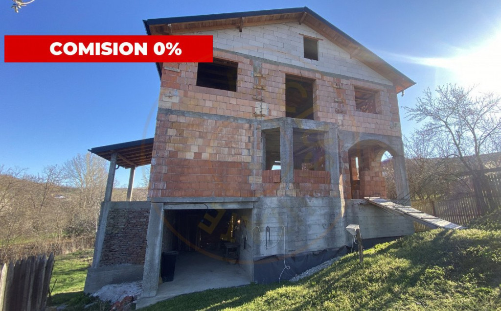 Casa la rosu loc. Stefanesti, jud. Arges. Comision 0%