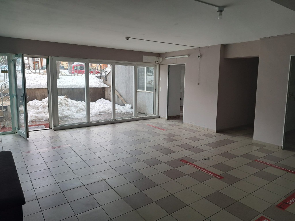 Spatiu Comercial de Inchiriat-Central-Str. Republicii-80mp / 160mp