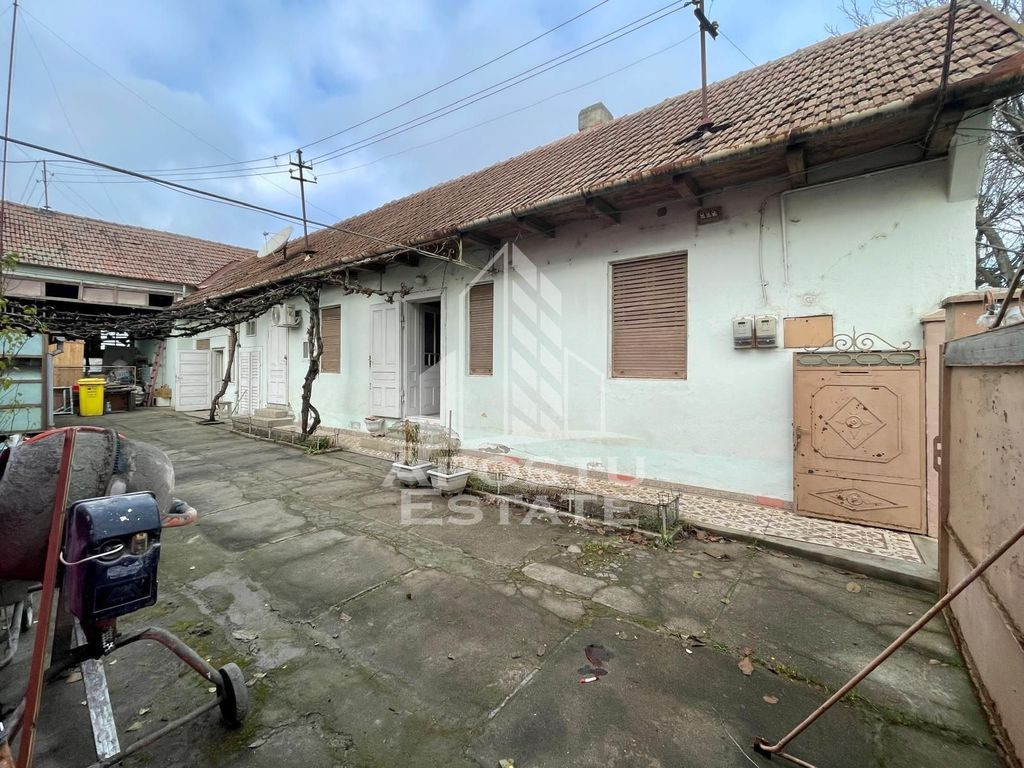 Casa 4 camere, anexe, teren generos zona Aradul Nou Cl. T...