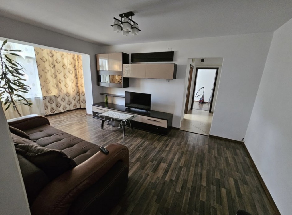 Apartament cu 3 camere, Cetate-Bulevard