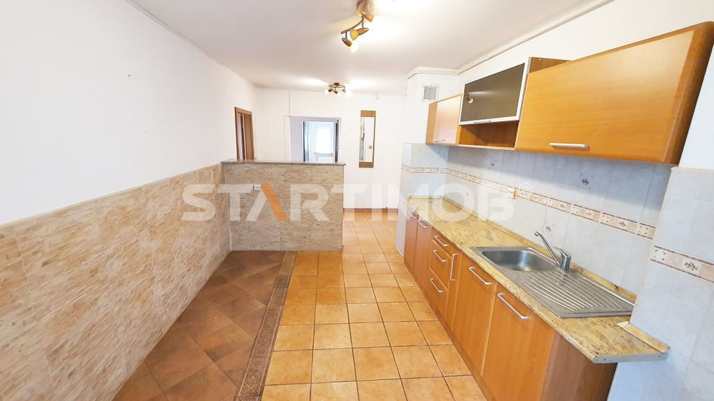 Apartament 3 camere cu boxa si parcare