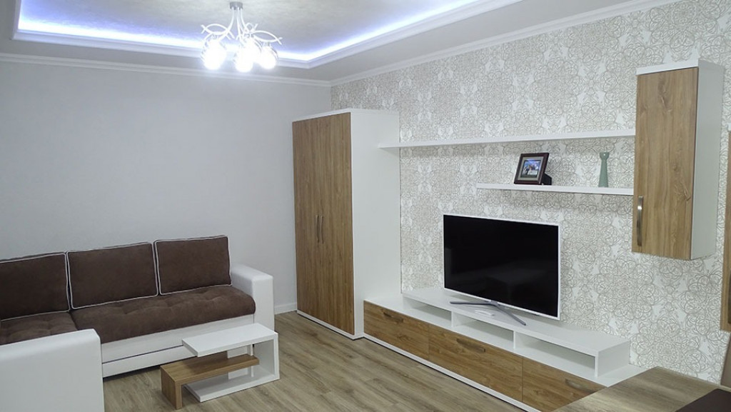 Apartament 2 camere de inchiriat cu parcare, cart. Ared