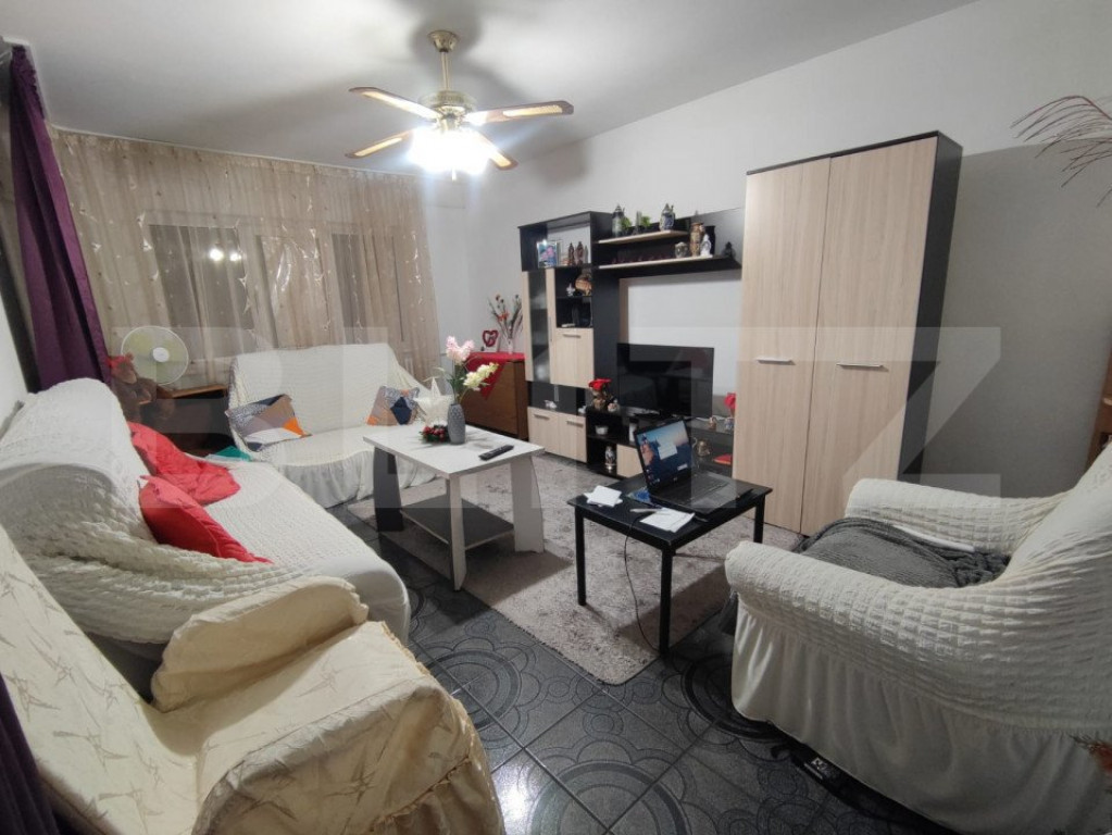 Apartament cu 3 camere decomandate, 61.40 mp, zona Cornitoiu