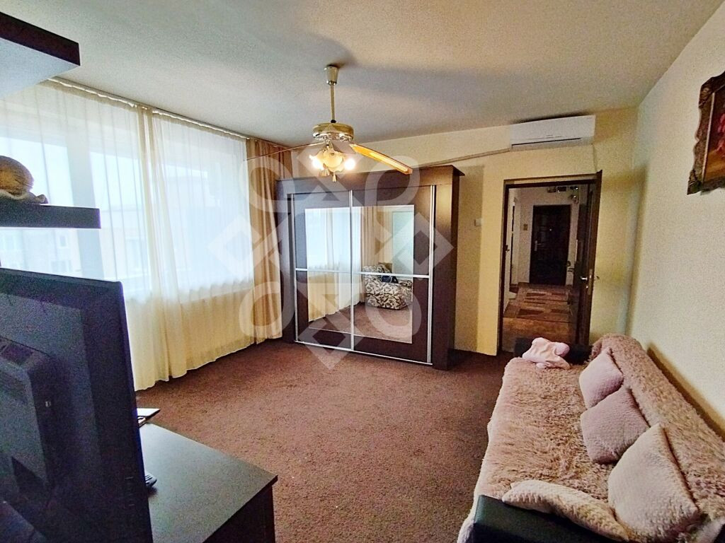 Apartament cu 4 camere in zona bd Dacia