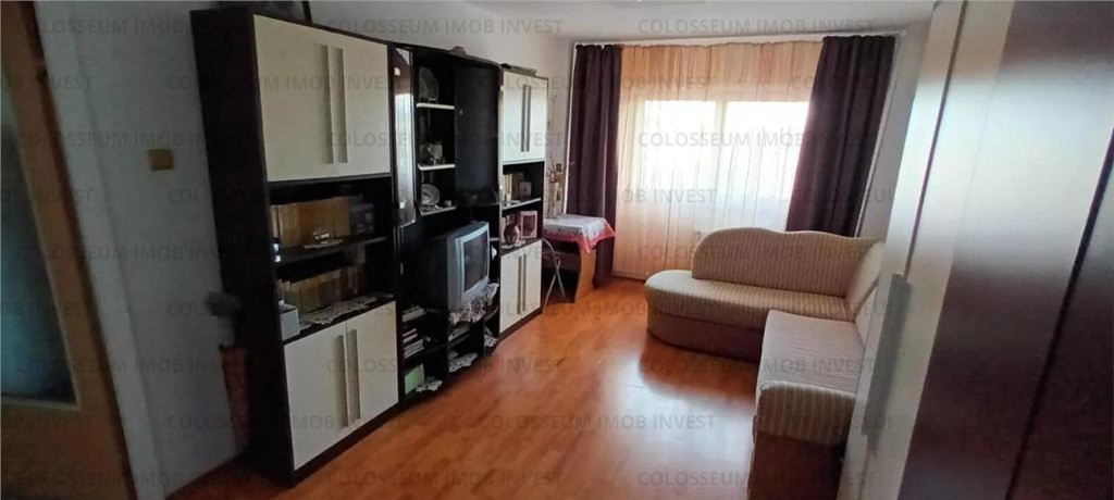 Apartament cu 2 camere, decomandat - zona Tractorul