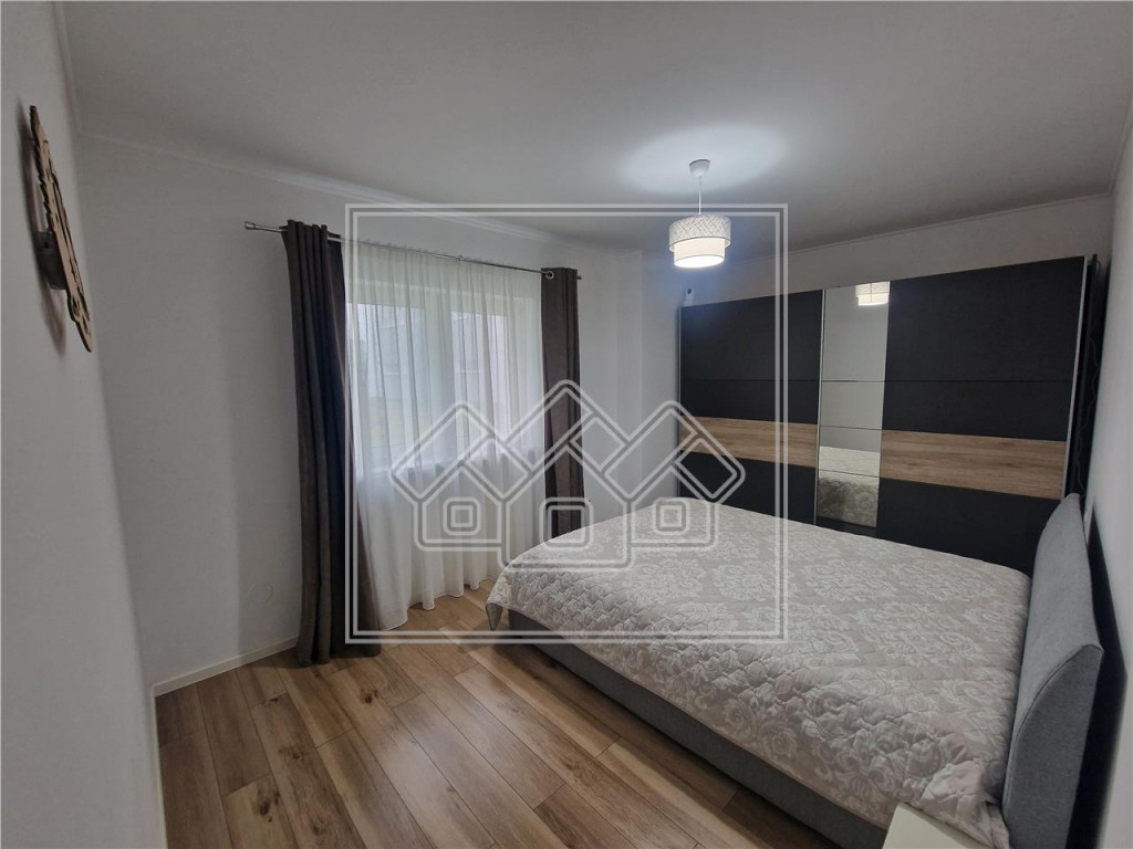 Apartament 3 camere - 72 mp